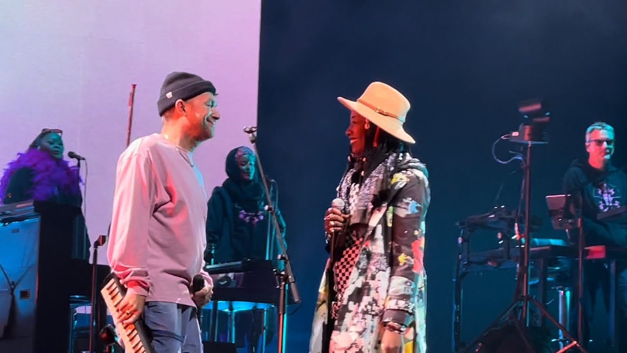 Gorillaz and Fatoumata Diawara - Désolé LIVE AtlantA, GA World Tour 2022 HD