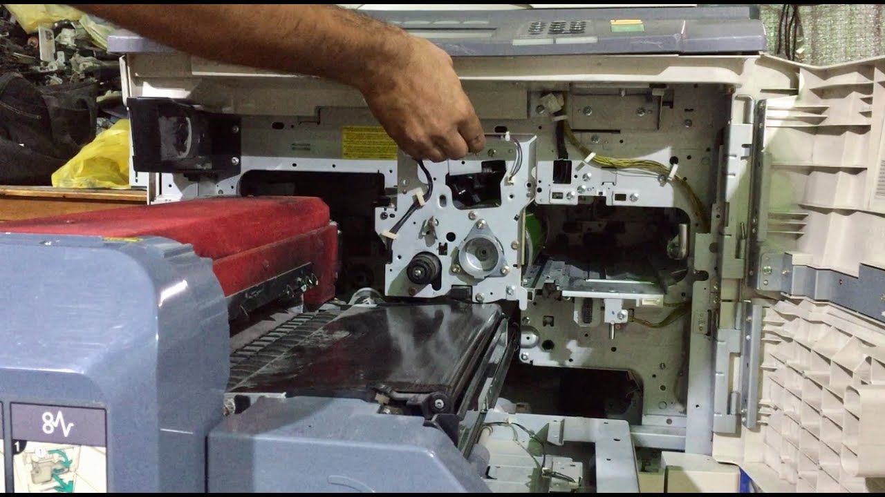 Remove the Drum until on Toshiba e-Studio 520, 600, 720, 850