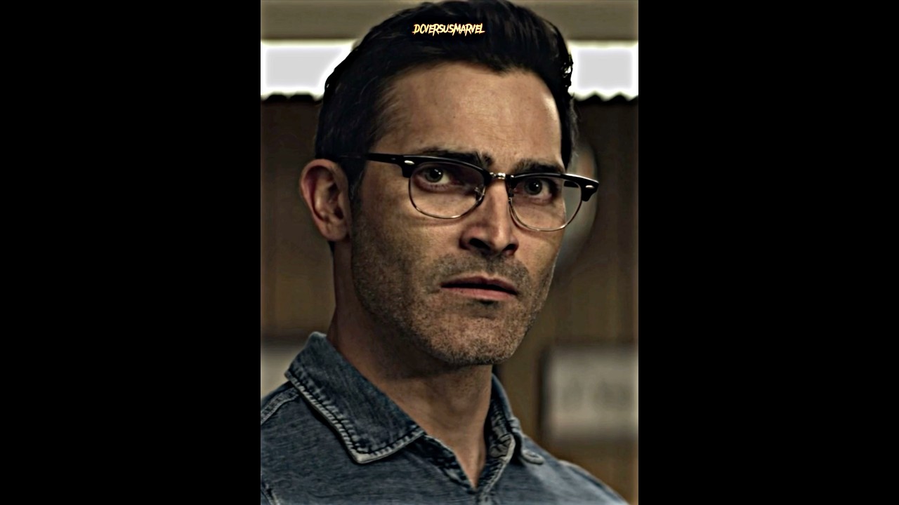 Clark reveals he&rsquo;s Superman to Smallville #shorts