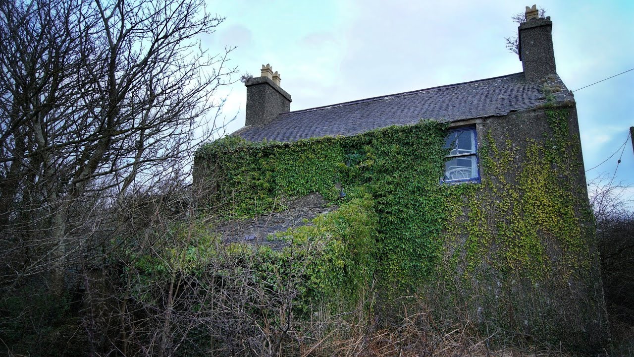 MYSTERIOUS Abandoned House FROZEN IN TIME UK Wales
