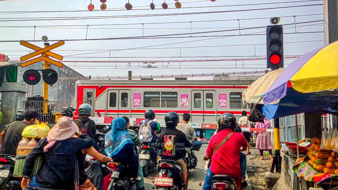 ALARM TERBARU !! Kompilasi Perlintasan Kereta Api dan KRL | ALKMAAR, NP, WANTECH