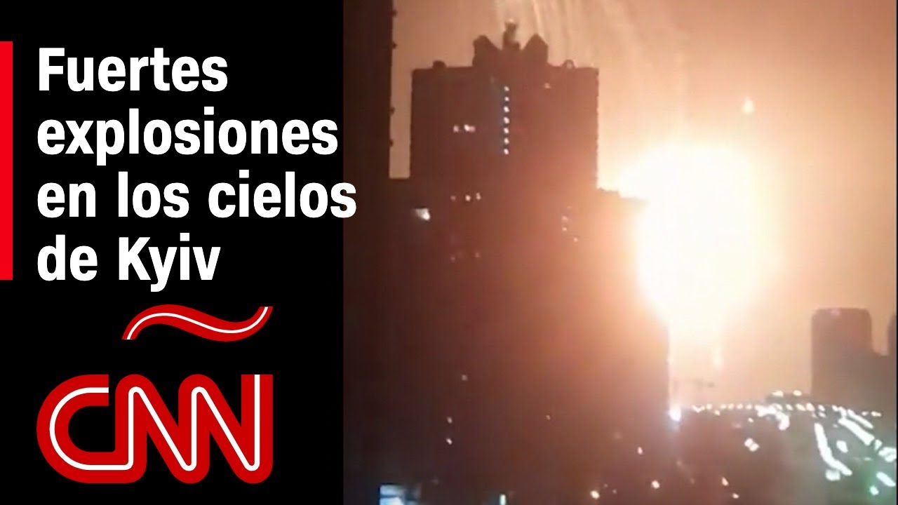 Explosión ilumina el cielo de Kyiv, la capital de Ucrania