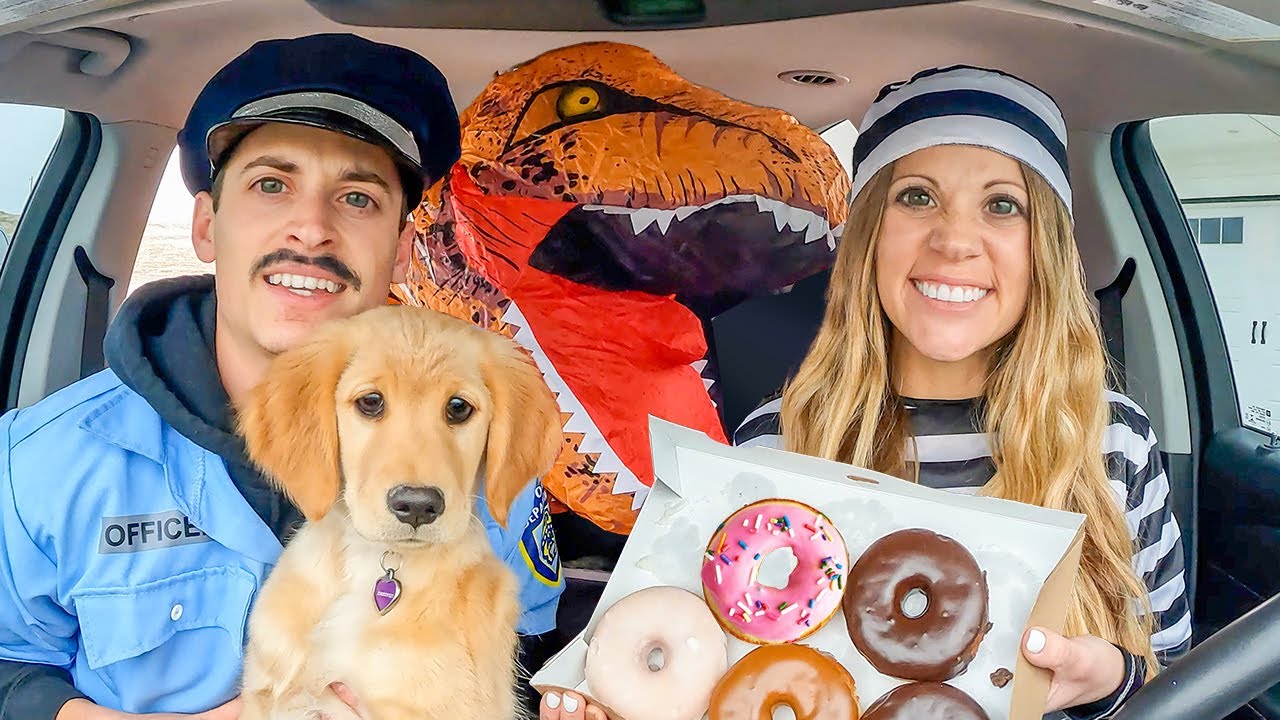 Резиновая Уточка крадет щенка у полиции в автомобильной погоне!