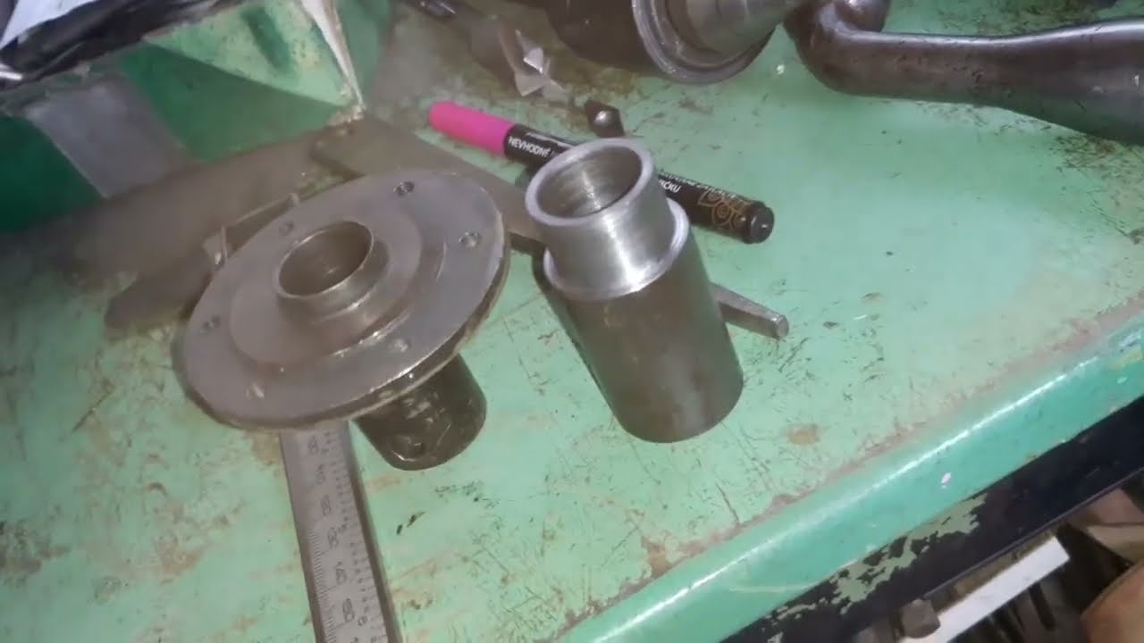 Výroba náby na Trabanta - První soustružnické počiny pana Hrouze