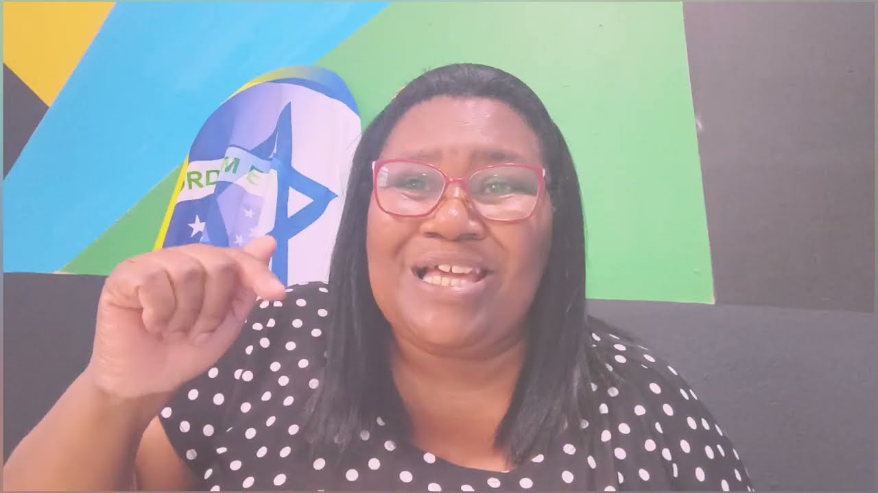 ela tá agindo com você como a macumbeira disse pra ela agir!