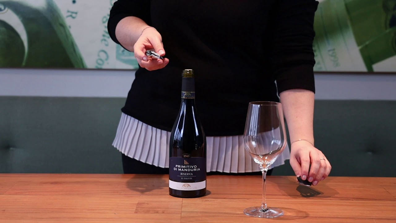 Wein öffnen mit dem Kellnermesser