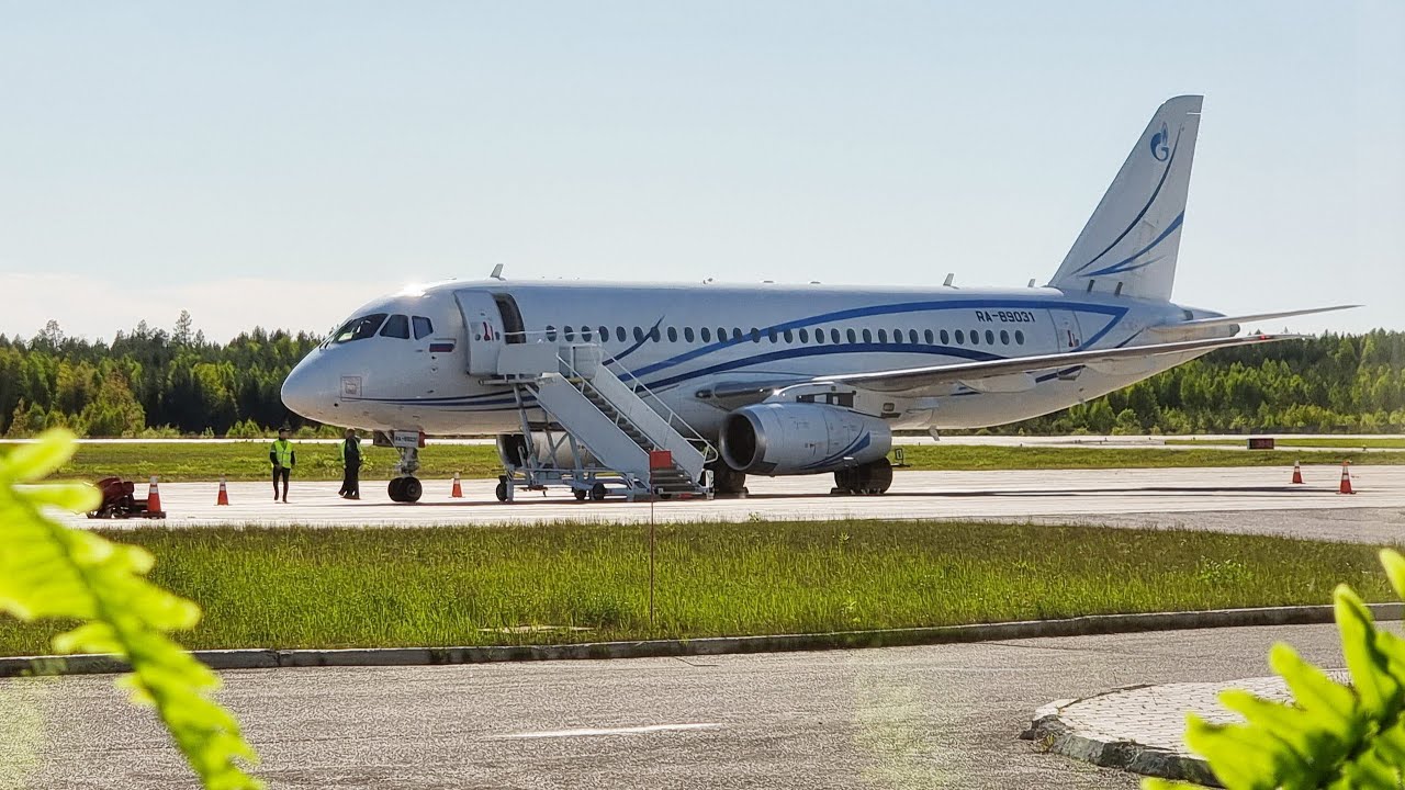 Gazpromavia Superjet 100 | Lot z Sowieckiego do Moskwy VKO