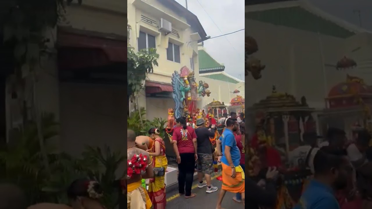Only in Malaysia: Chinese & Indian celebrates Hindu Temple Ceremony in Chetti Temple Melaka (Part 1)