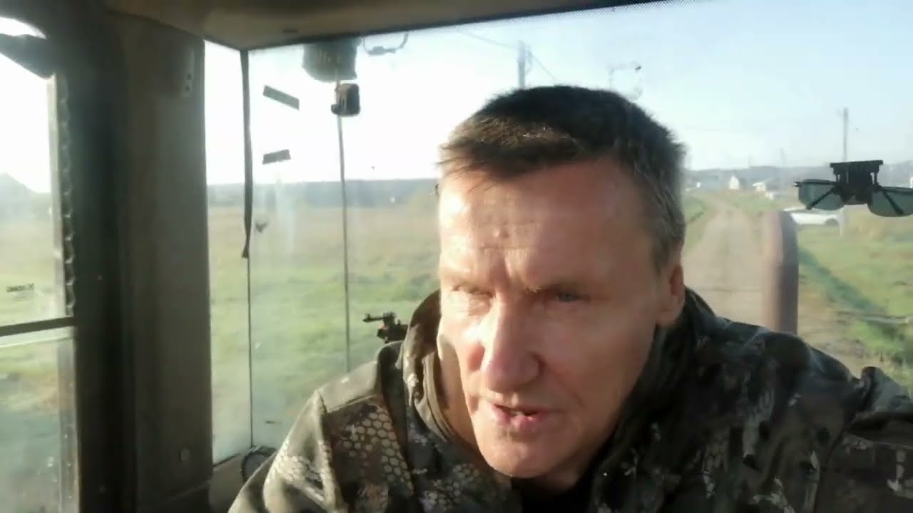 УБИРАЮ КУЧИ ГРУНТА С ДОРОГИ\ПЛАНИРОВКА
