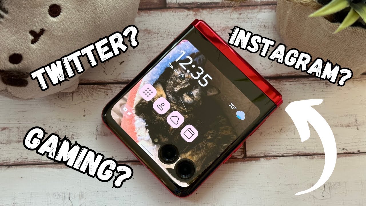 Motorola RAZR+ External Display: How Do Apps Look?