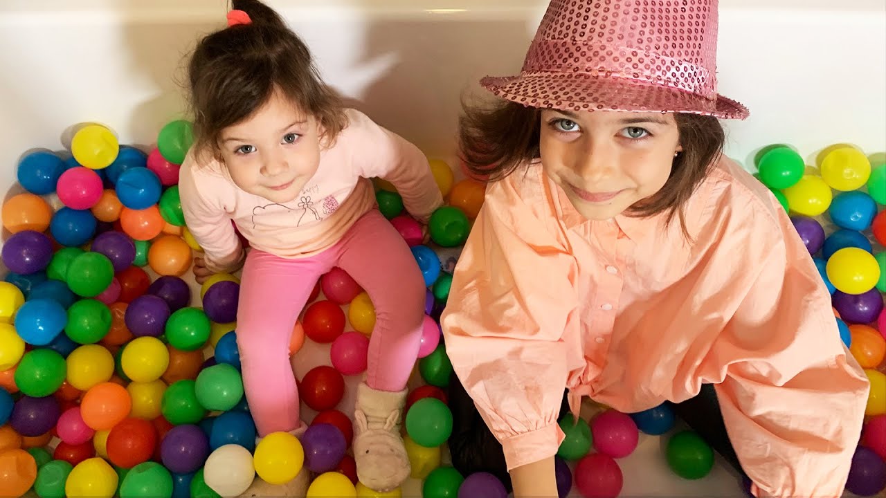 დანიელა & ემილია, სიმღერა ფერებზე ბუშტებით