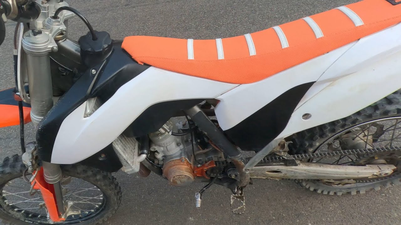 THIS KTM105 IS INSANE ( RIDING ON A FLAT DO YALL LIKE GO PRO OF PHONE VIDEO MORE )
