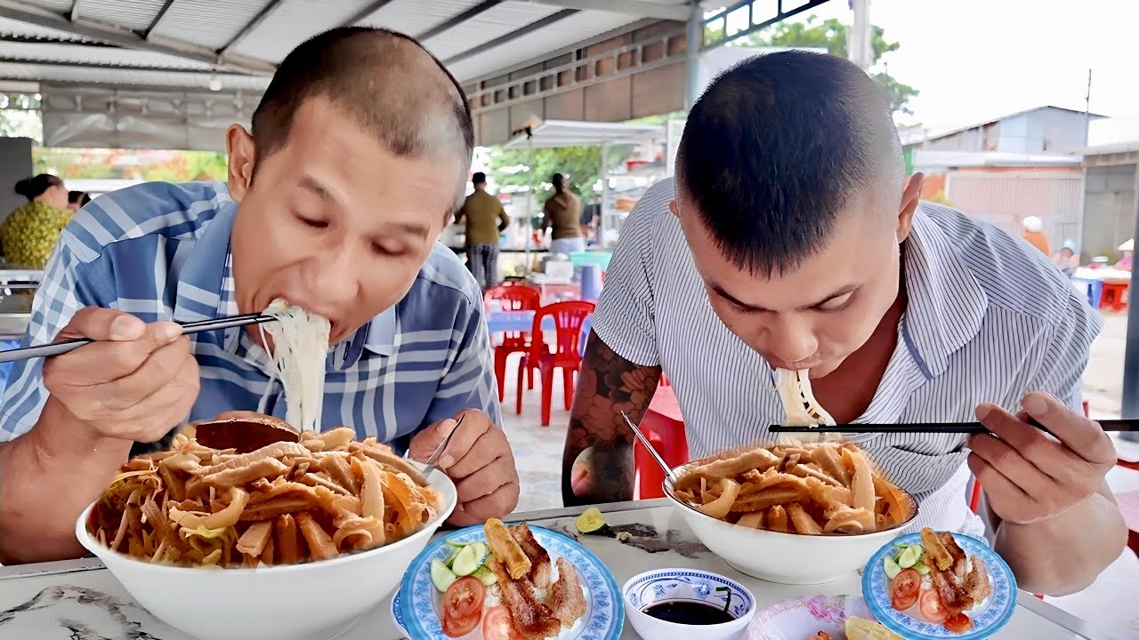 Bún Nước Lèo THỊT KHÌA Hồ Nam Lạ Đời Không Giống Ai | Lầy Quán Cóc