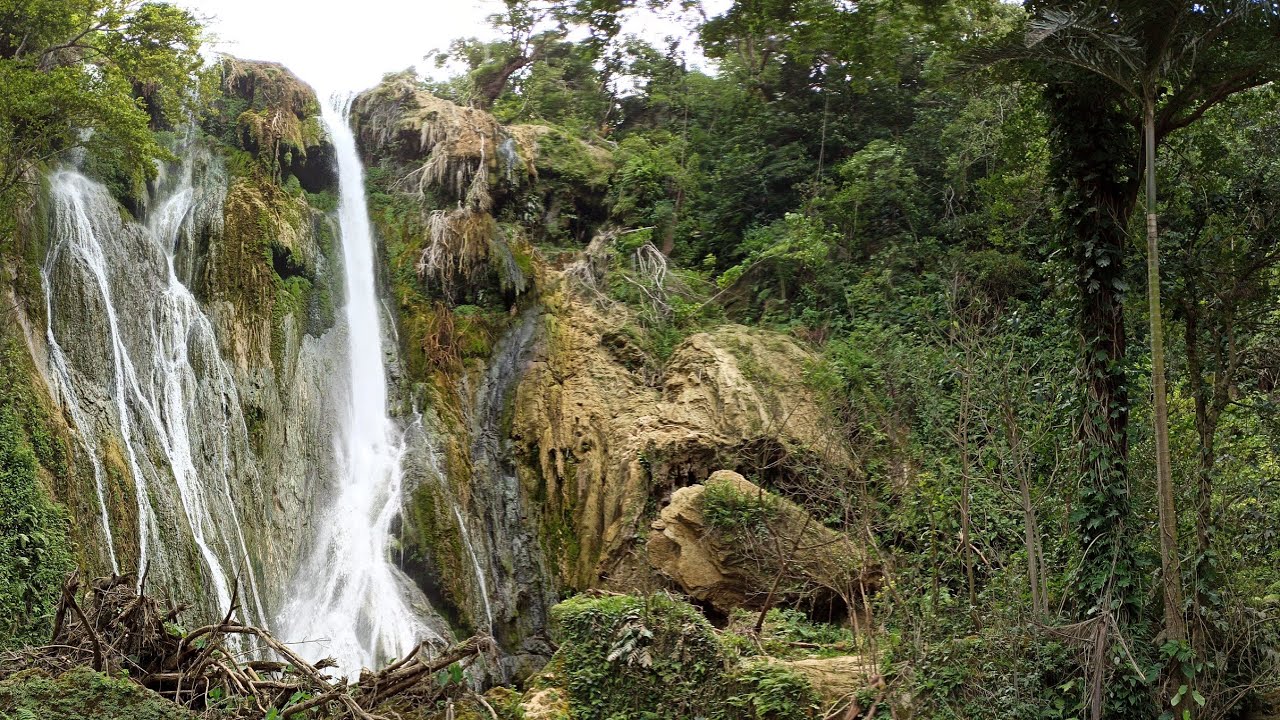 Exploring Efate Island in 2 Days, Vanuatu 🇻🇺 – Beaches, Waterfalls, and Culture (Silent Tour)