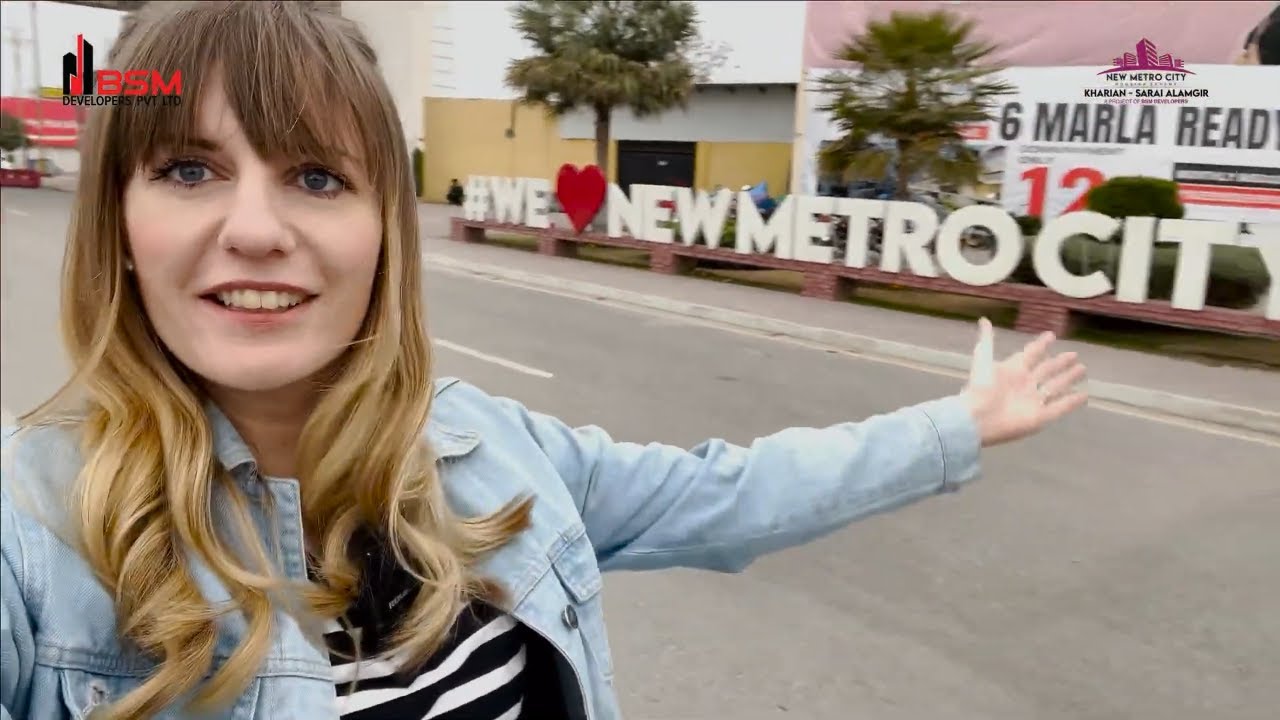 Polish Travel GOSIA Vlogger Explores Pakistan's Vibrant Society New Metro City Kharian!
