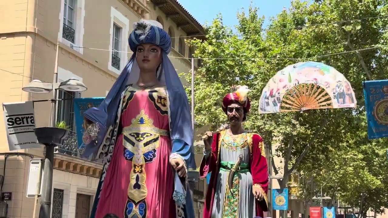 Gegants de Vilanova ballant ‘Ramon 90’ - Sortida d’Ofici, FM Vilanova i la Geltrú 05/08/2025
