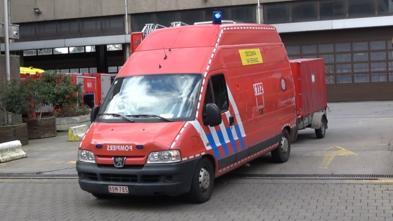 Pompiers Bruxelles V&eacute;hicule D&eacute;contanimation Apr&egrave;s Incendie C56 en urgence // Brussels fire service