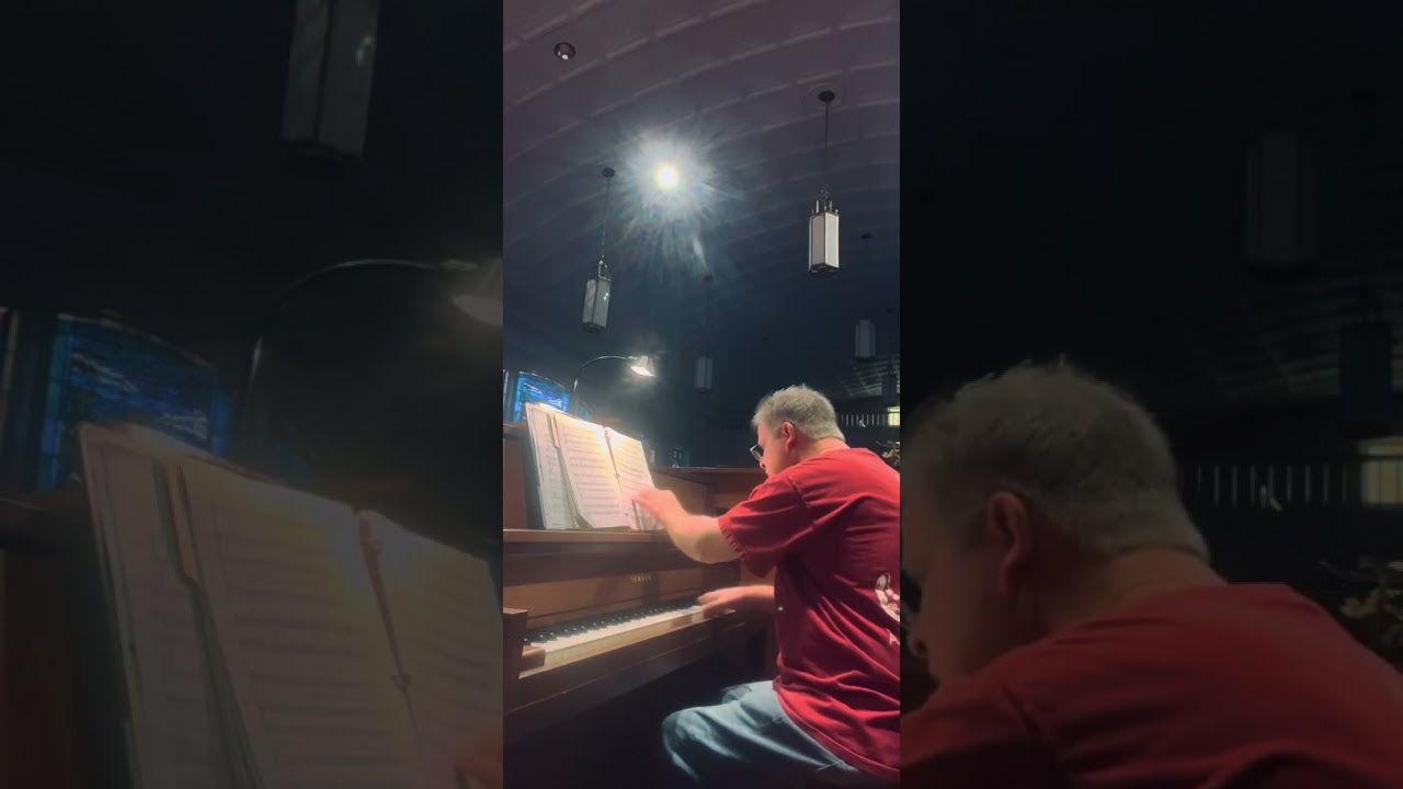 Rehearsal for choral accompaniment to Mozart’s GLORIA from 12th Mass (new page turns)