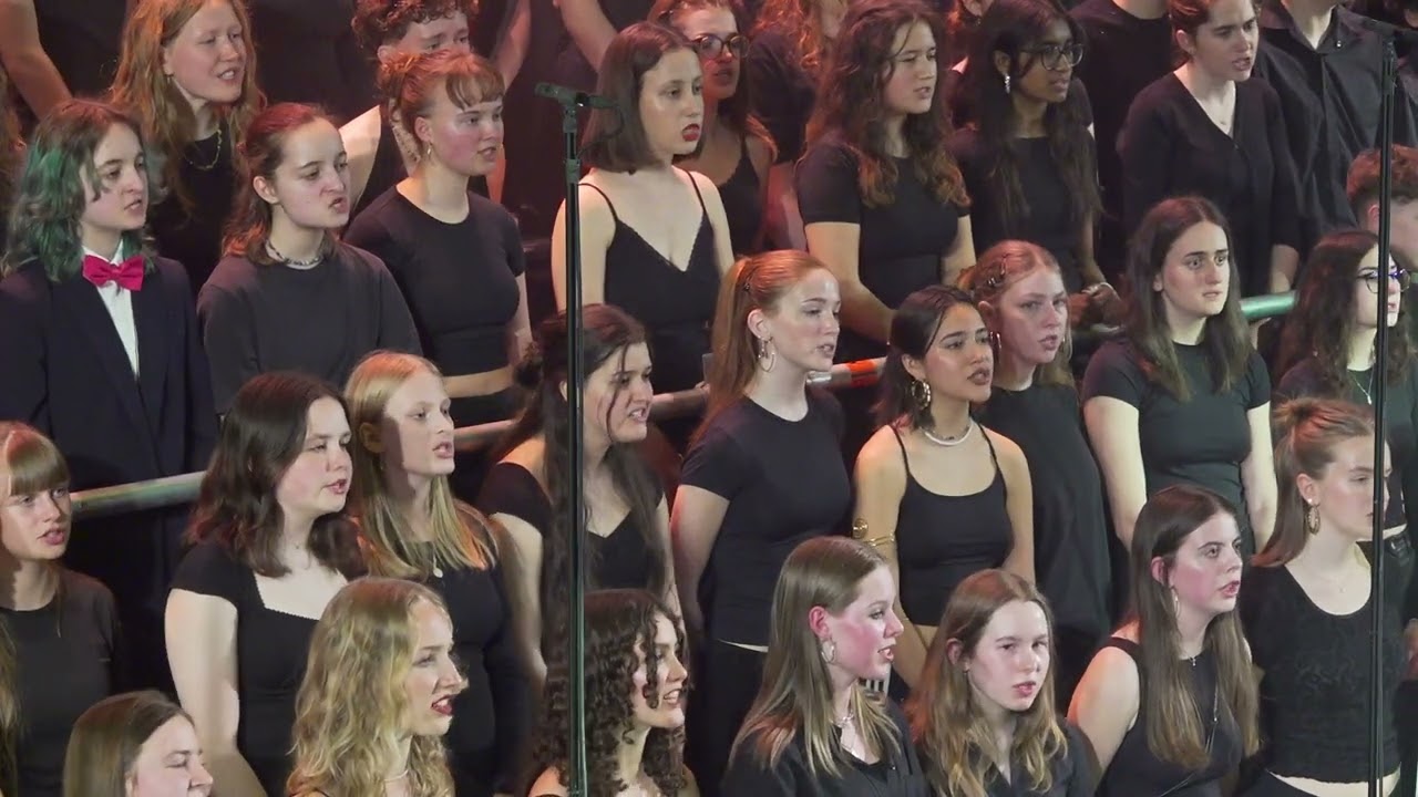 Help – «Cover Me» – Chansonchor Gymnasium Kirchenfeld 2025, Freitag