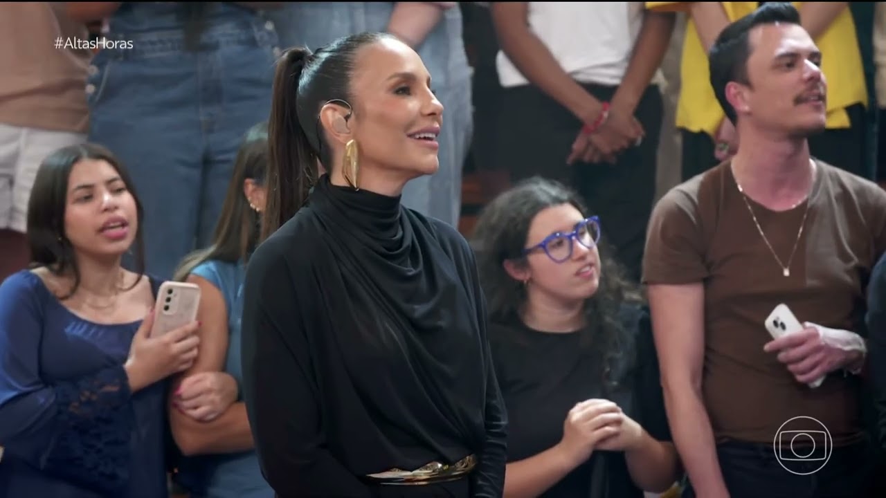 Emanuelle Araujo - Altas Horas