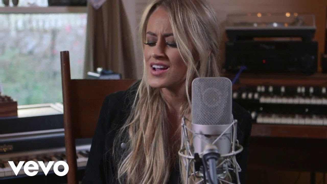 Brooke Eden - Diamonds (Acoustic)