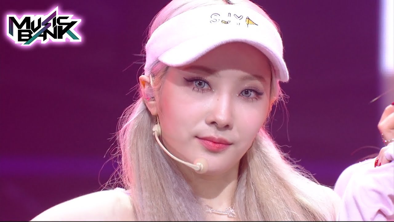 PURPLE KISS(퍼플키스) - ZOMBIE (Music Bank) KBS WORLD TV 210917