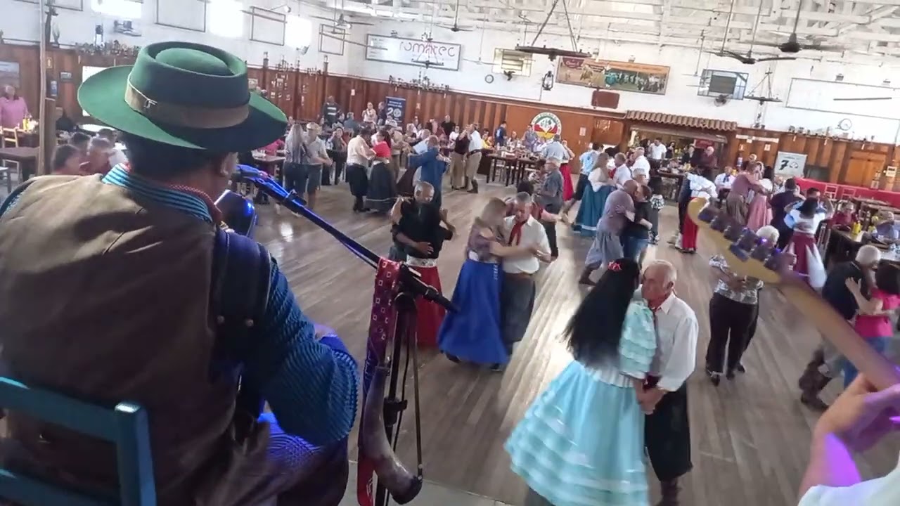 @maryyoliveira AMARANTO E SEU CONJUNTO..CTG FOGÃO GAÚCHO EM TAQUARA 06.11.22.