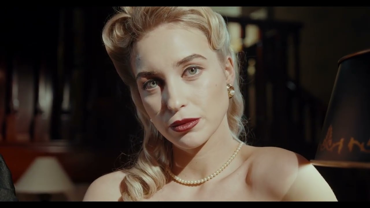 Két játékszer (Official Music Video)