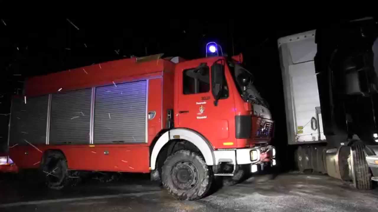 Unfall mit 2 LKW bei Wunsiedel, 5 Feuerwehren im Einsatz