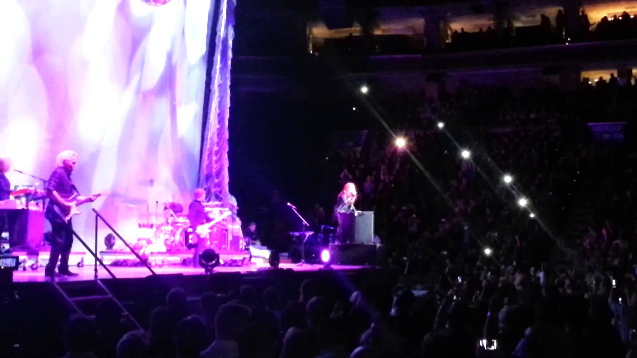 Cyndi Lauper opening for Cher Tour