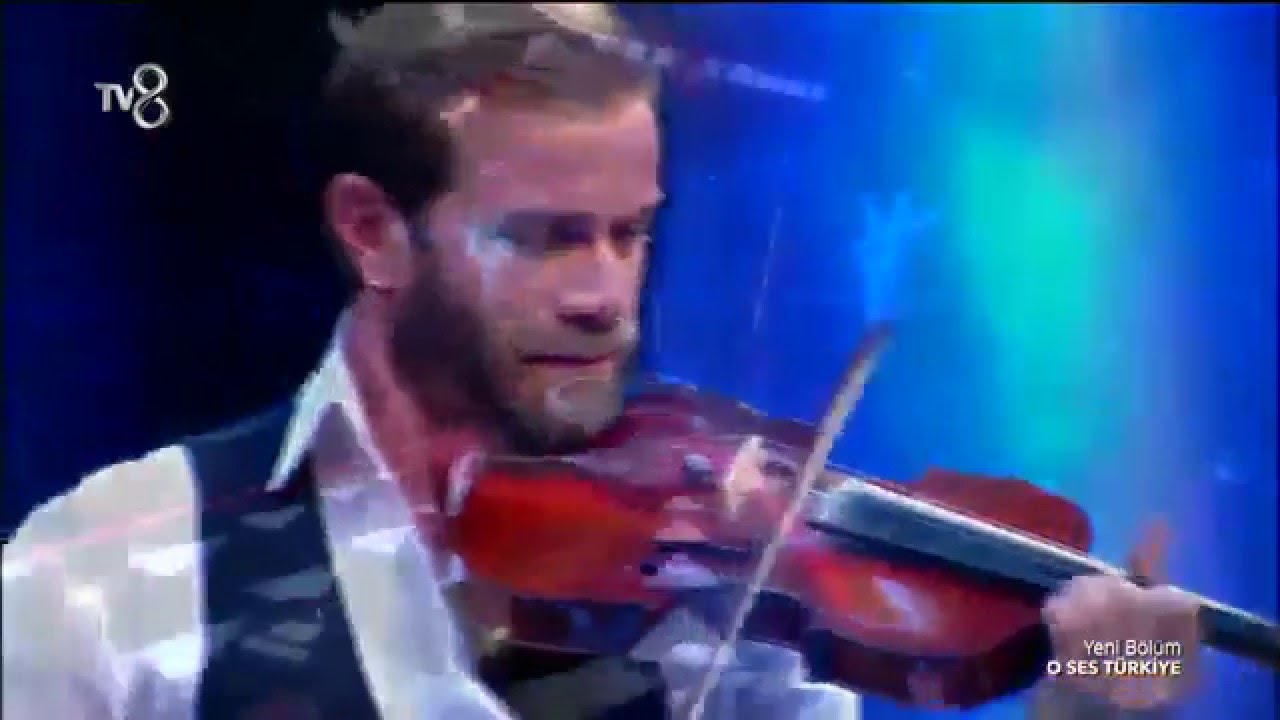 Ahmet Batırlı'nın keman performansı herkesi büyüledi!