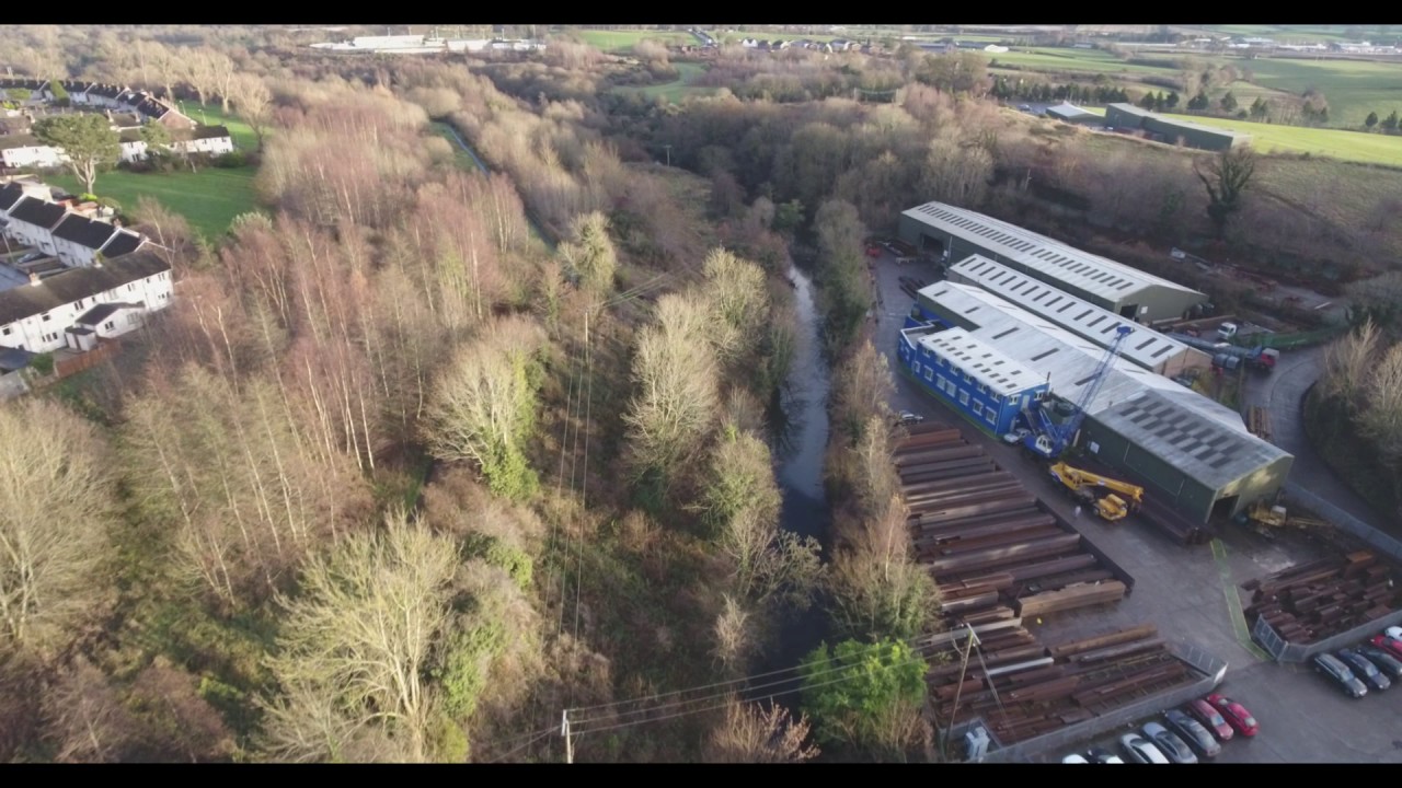 Drone pass at river path Seymour Hill