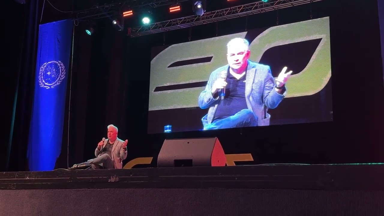 Brad Wright Producer, Writer for Stargate & The Outer Limits Panel @ FedCon 33 in 2025