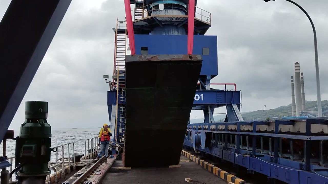 Pengangkatan fender existing# jetty PLTU Paiton @ JW team