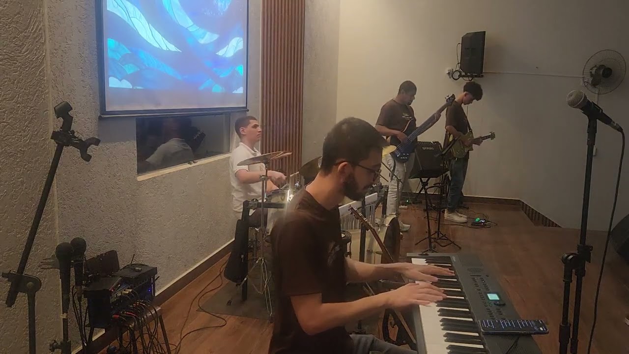 Oh Se Fendesses (Morada) + Jesus Vive (A Igreja Music) - Worship Cover
