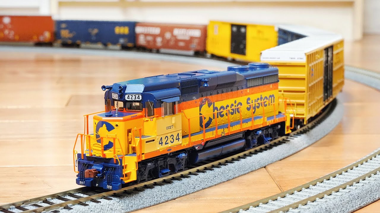 Распаковка вагона Chessie HO Scale GP30M TTX