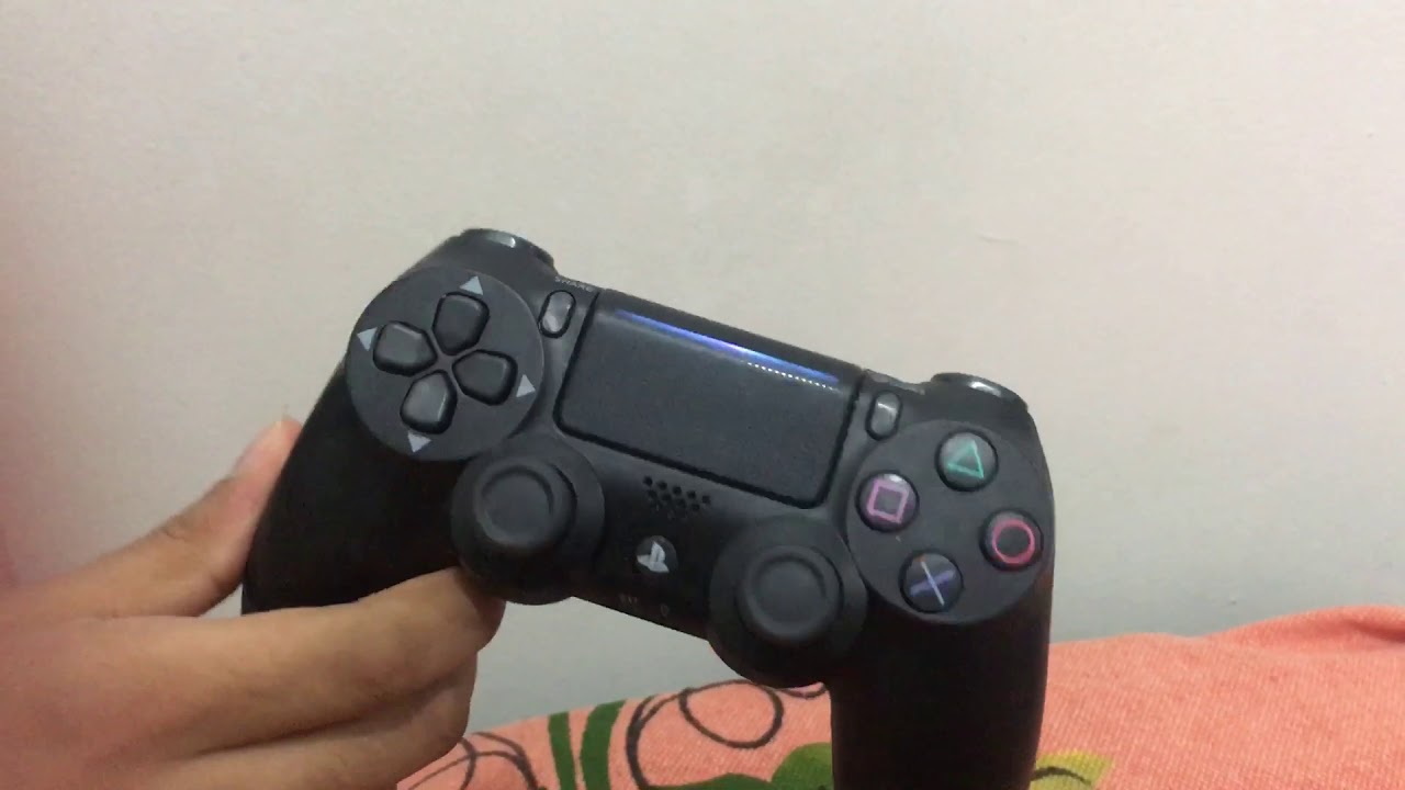 Diferenciando uma r&eacute;plica perfeita do controle de PS4 com original