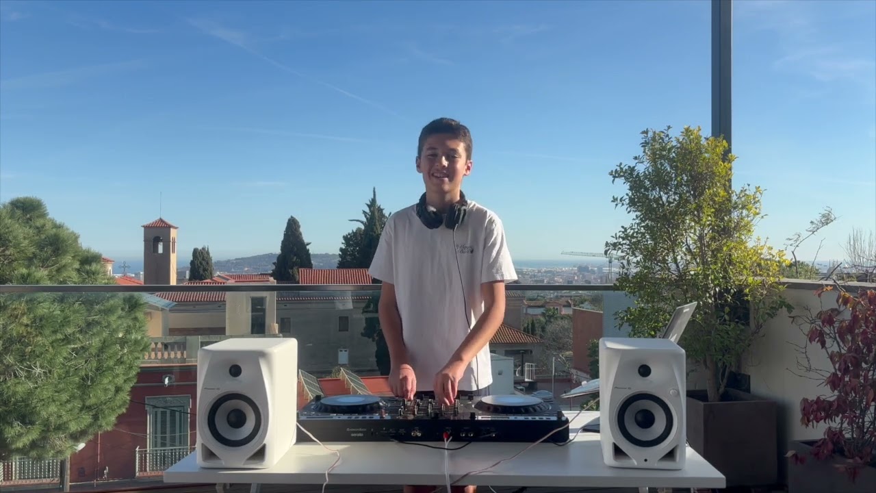 1 Hour Groovy House Mix
