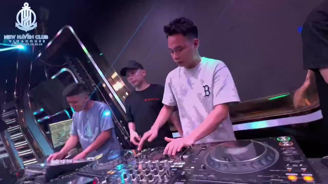 NEW HAVEN CLUB - Đùa Hơi Quá x Nothing In Your Eyes | Lê Bảo Bình | Mr T | DJ Vkey Remix