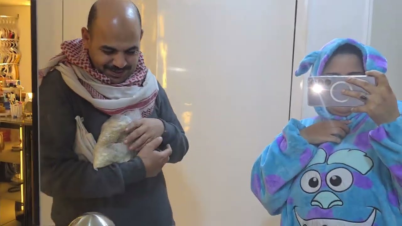 دخول مفاجئ من ابو احمد ينفع كده 