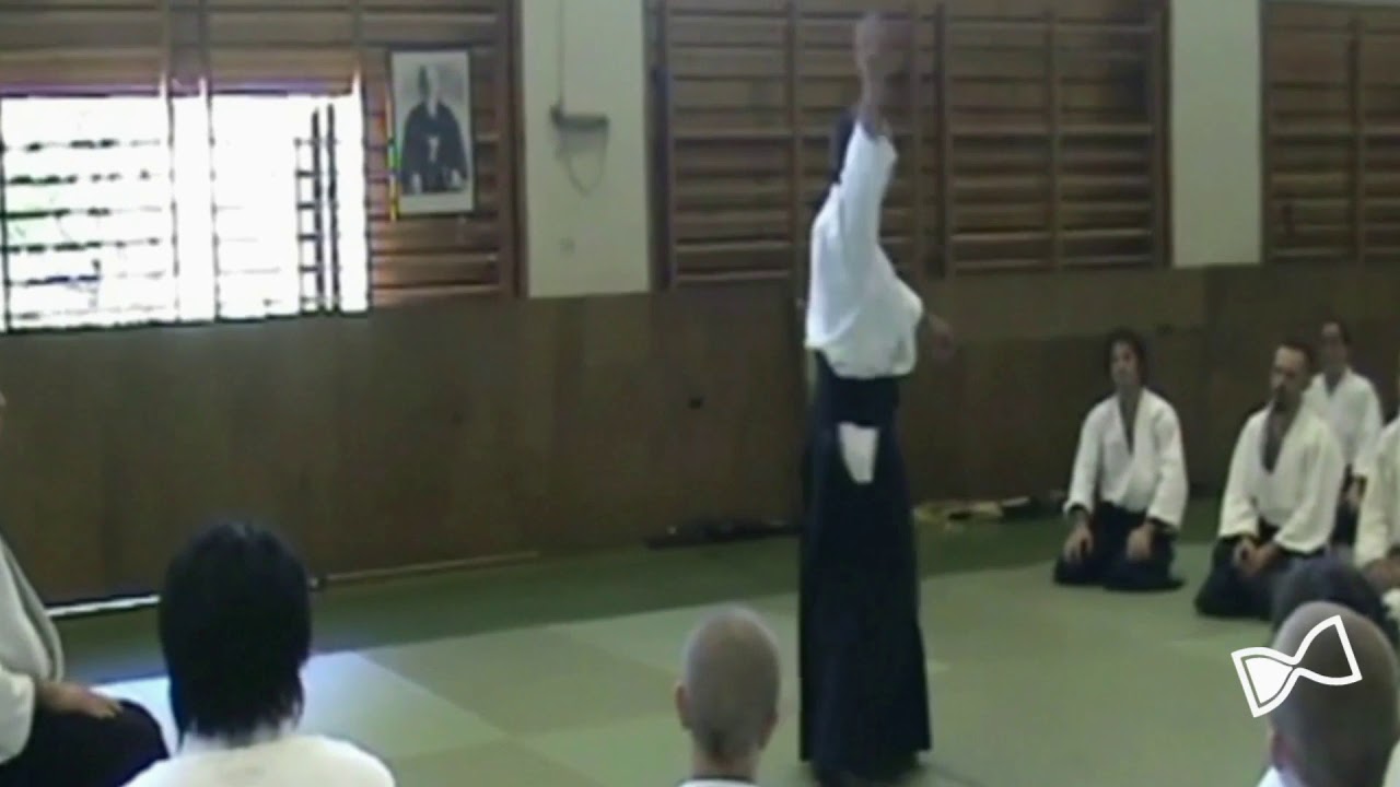 How to strike in Aikido?
