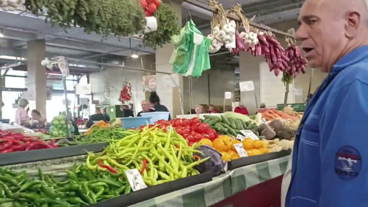 In Piata Obor, cea mai mare piață din București