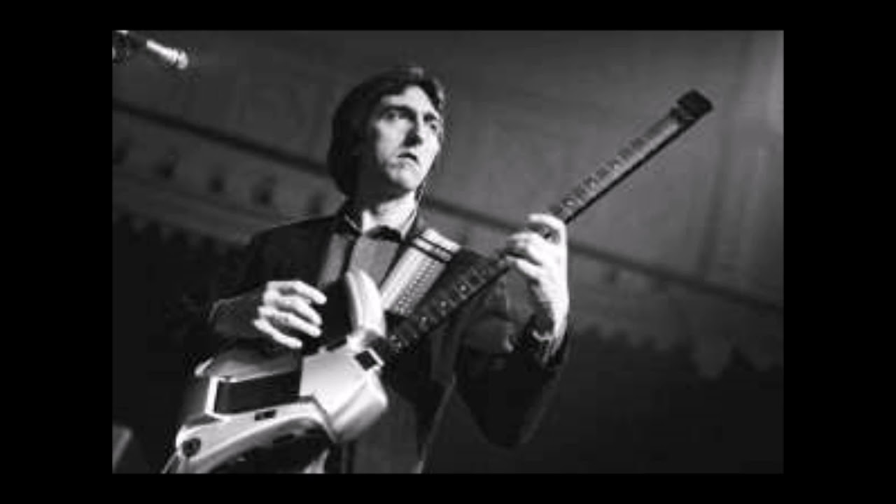 Allan Holdsworth -SynthAxe solo Sand & Pud Wud 1986