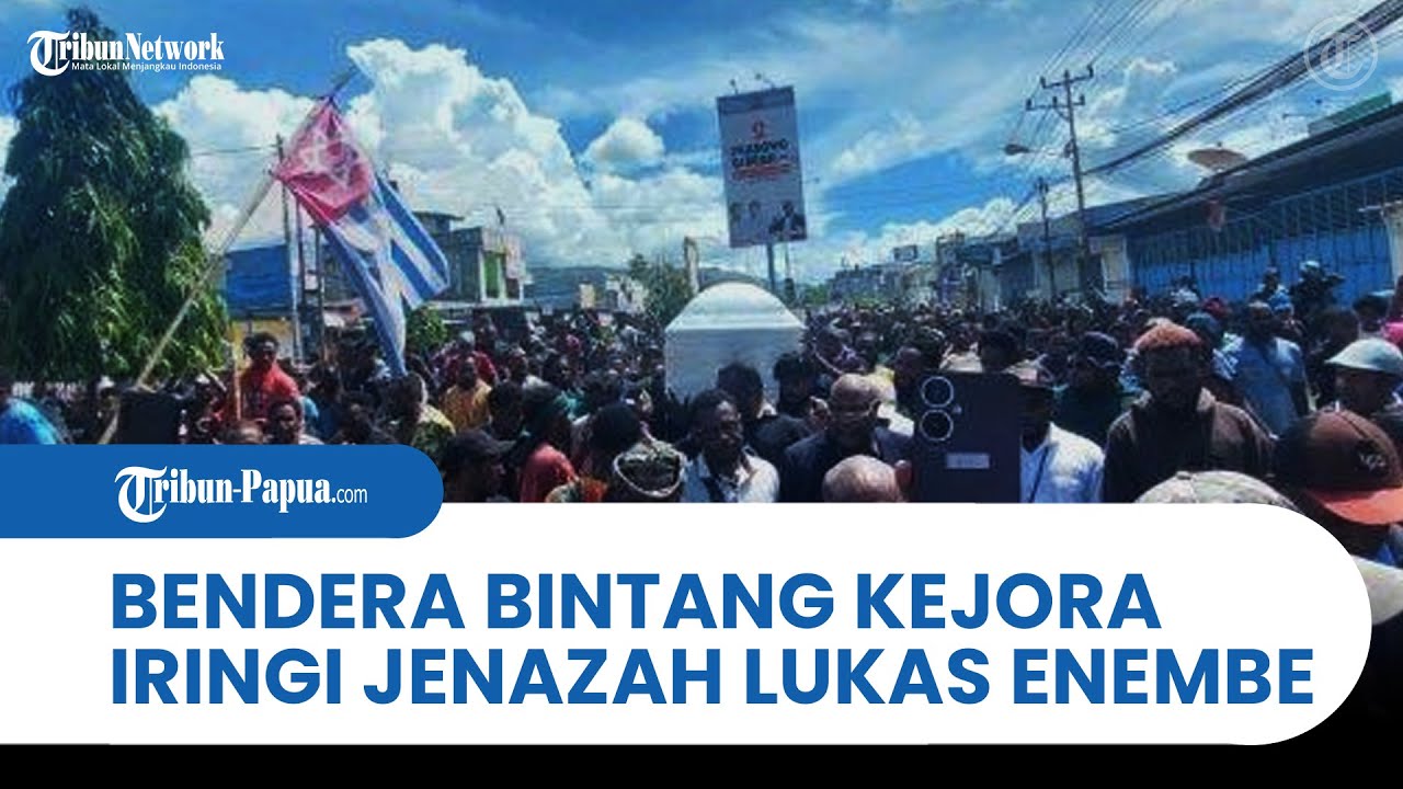 TERIAKAN PAPUA MERDEKA dan BENDERA BINTANG KEJORA Iringi Jenazah Lukas Enembe