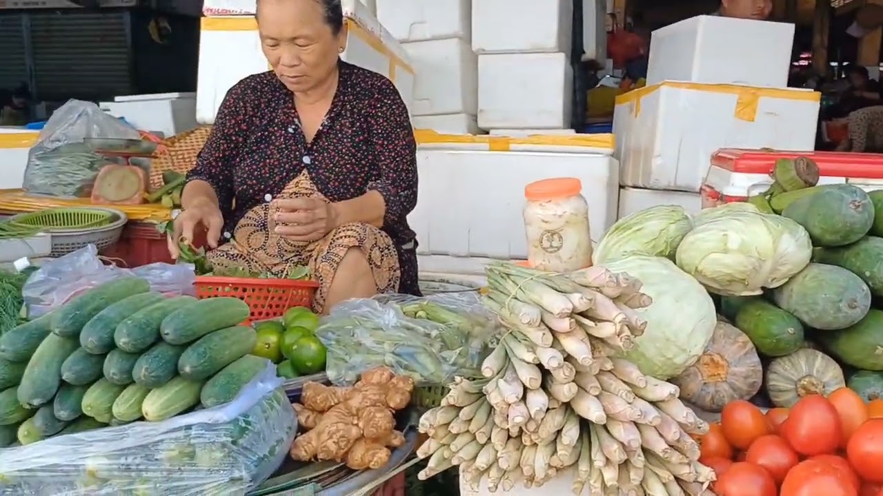 Chợ XÓM MỚI Nha Trang nhộn nhịp người mua !