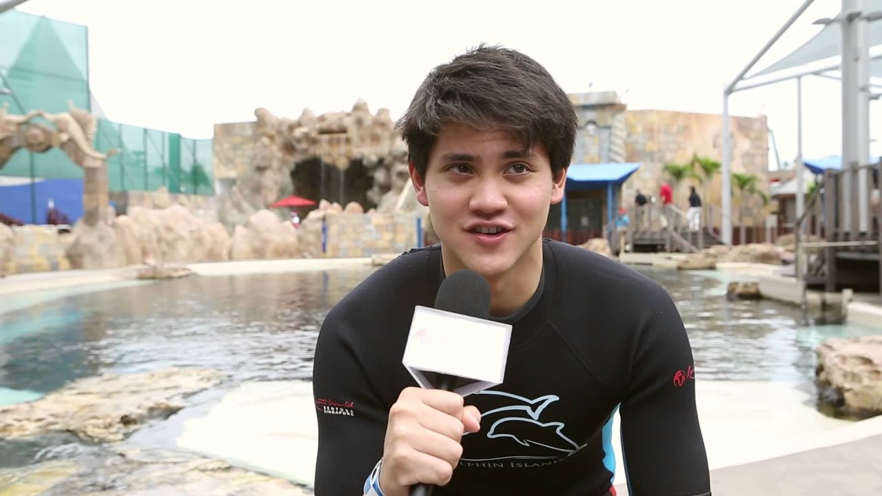 Joseph Schooling Visits Dolphin Island