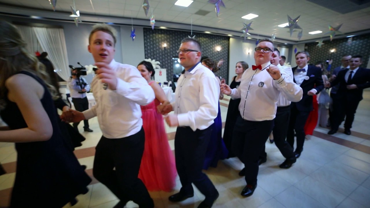 Studniówka 2017 Komorniki - polonez na wesoło