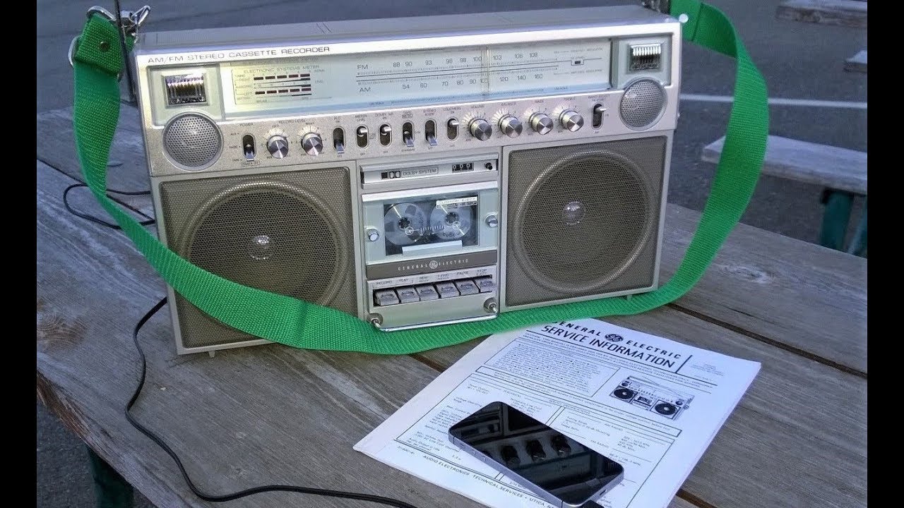 GE 3-5286A vintage boombox rockin' some Dokken