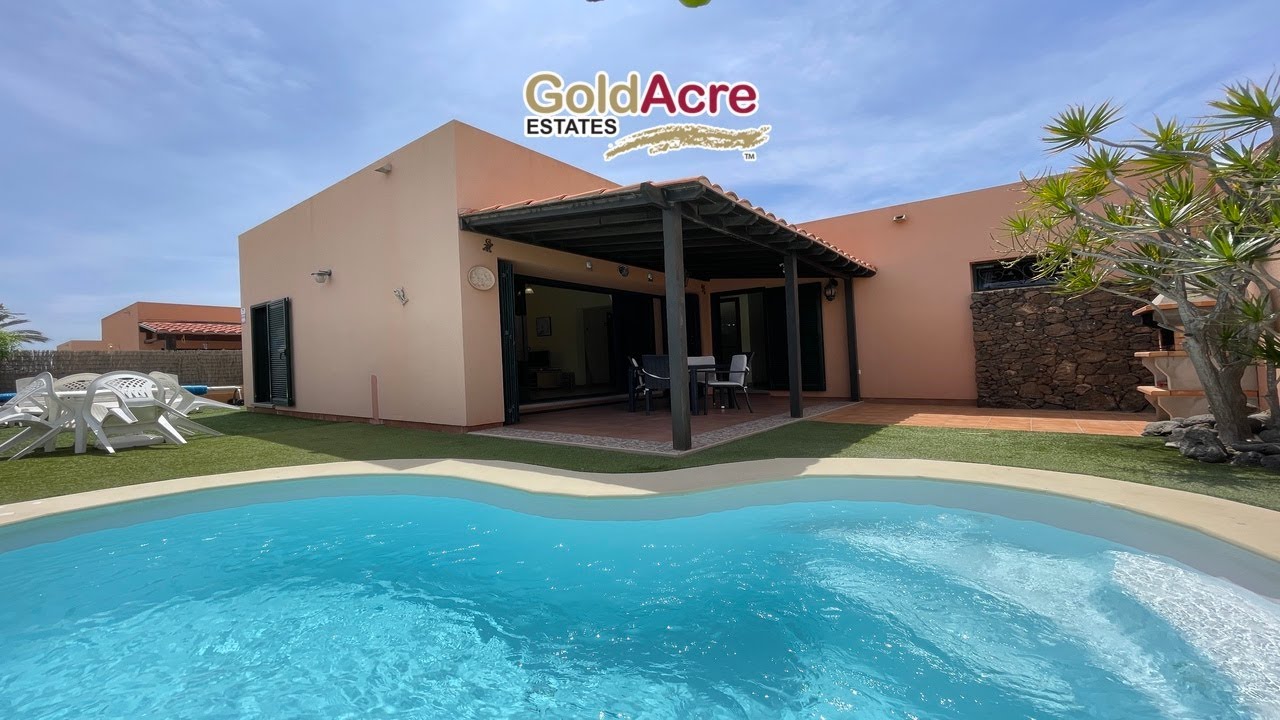 Spacious detached 2 bedroom villa in La Capellania now for sale!!