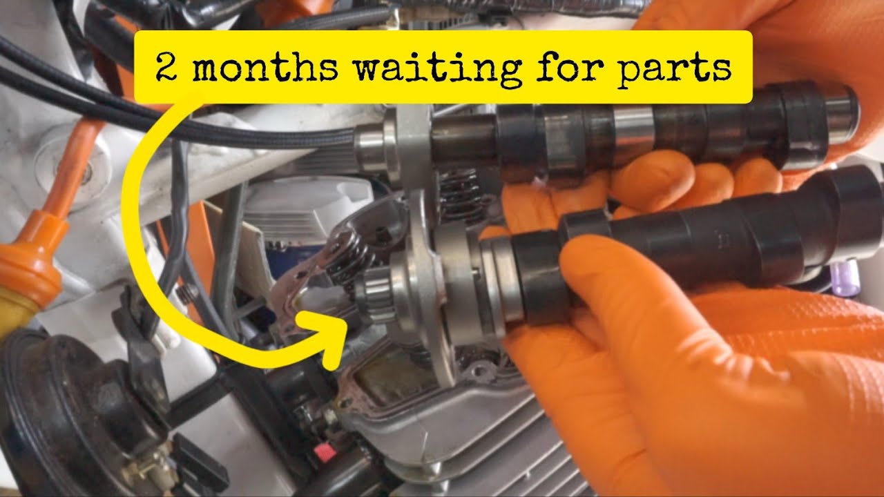 Honda XR600R - damaged camshaft replacement has not gone smoothly!